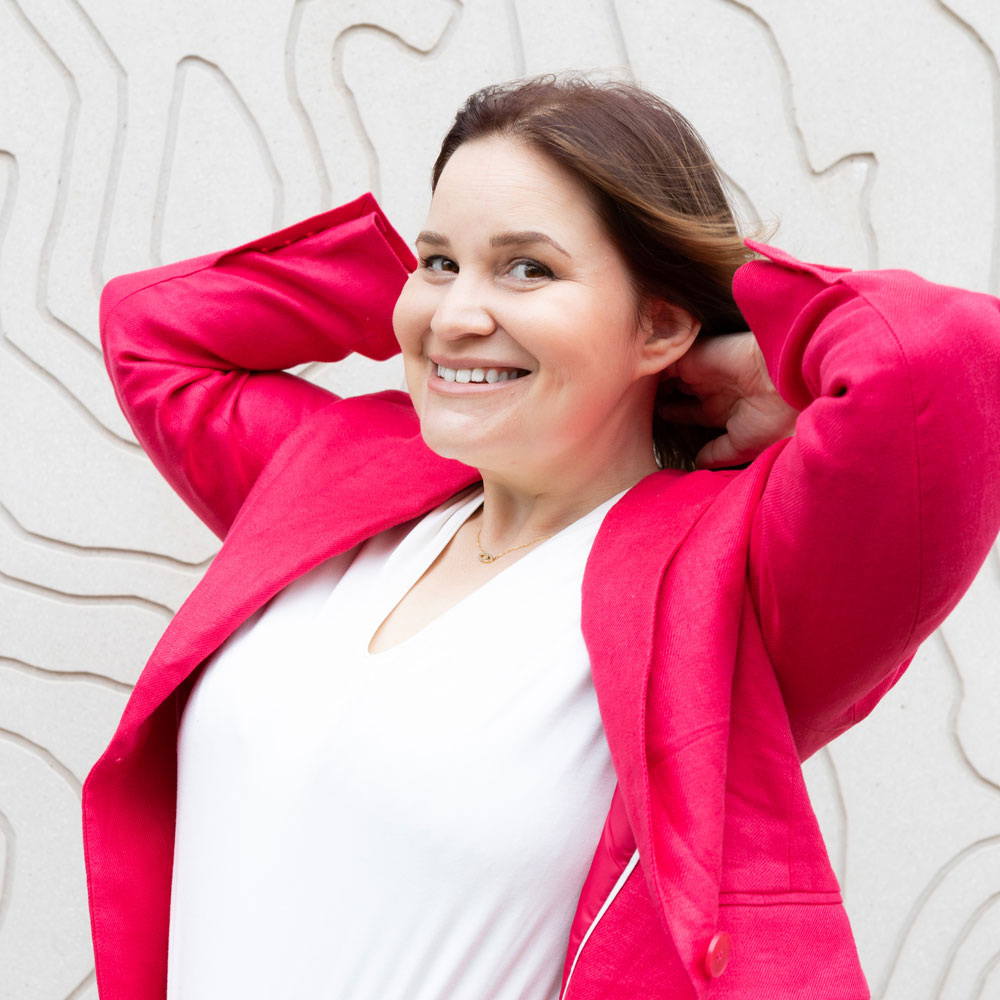 Becca Magnus - profile photograph